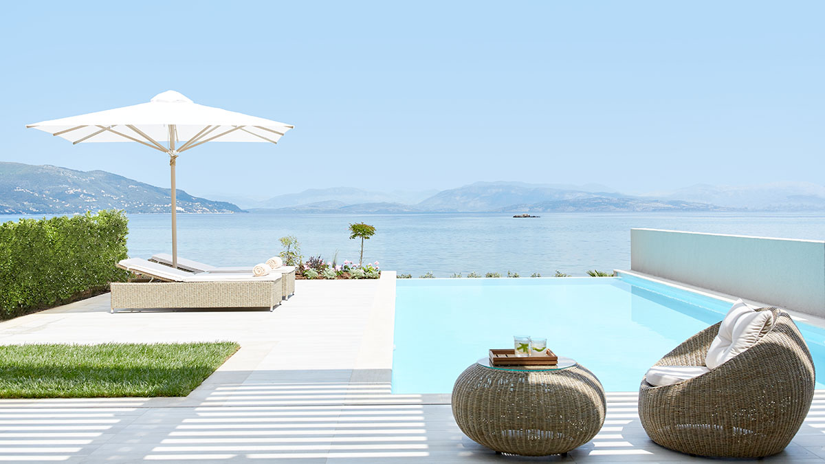 Deluxe One Bedroom Suite Pr. Pool Beach Front